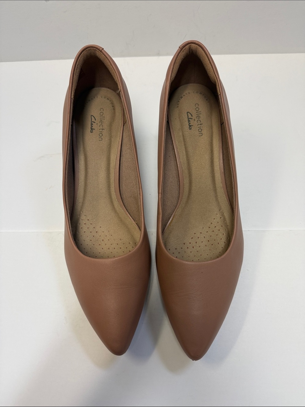 Clarks Women's Pointed Toe heels - Tan Brown